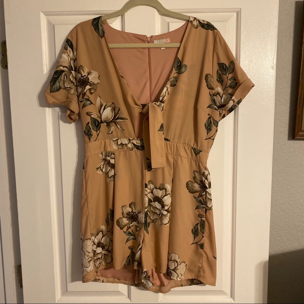 Gianni Bini Blush Pink Floral Romper with tie